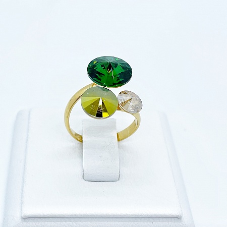 Кольцо с 3 кристаллами зеленый покрытие золото
