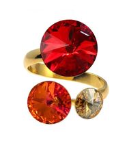 Кольцо с 3 кристаллами красный покрытие золото