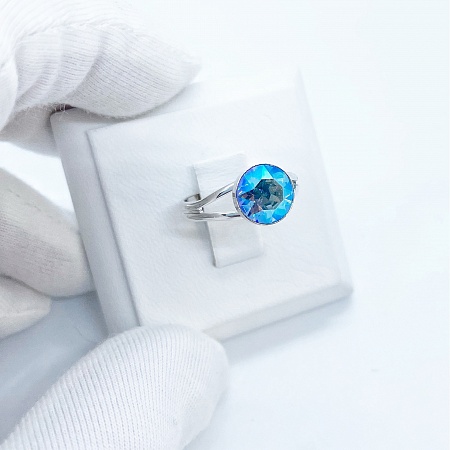 Кольцо бриллиантовой огранки с кристаллом 9 мм Light Sapphire Shimmer родий
